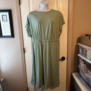 NWT: SHEIN 4x that runs small P2P 22